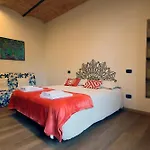 Martini86 - Comodo, Subito Fuori Le Mura - Naonbnb Apartment
