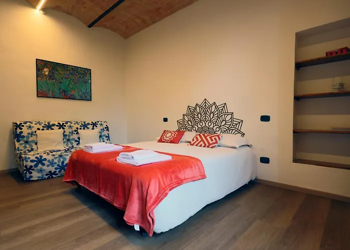 Martini86 - Comodo, Subito Fuori Le Mura - Naonbnb Apartment